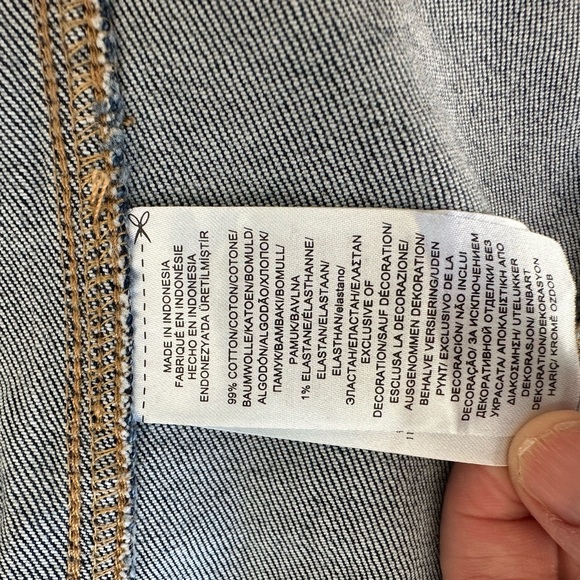 Lauren Ralph Lauren Jean jacket with baby blue embroidery on sleeves - Picture 4 of 8